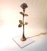 Stehende Rose aus Bronze